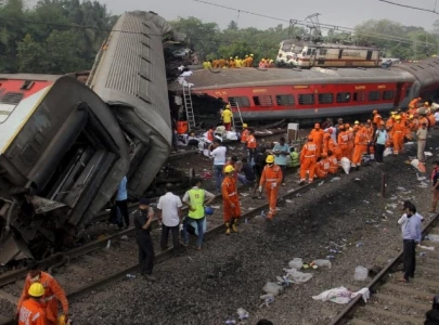 two dead 20 injured in india train derailment